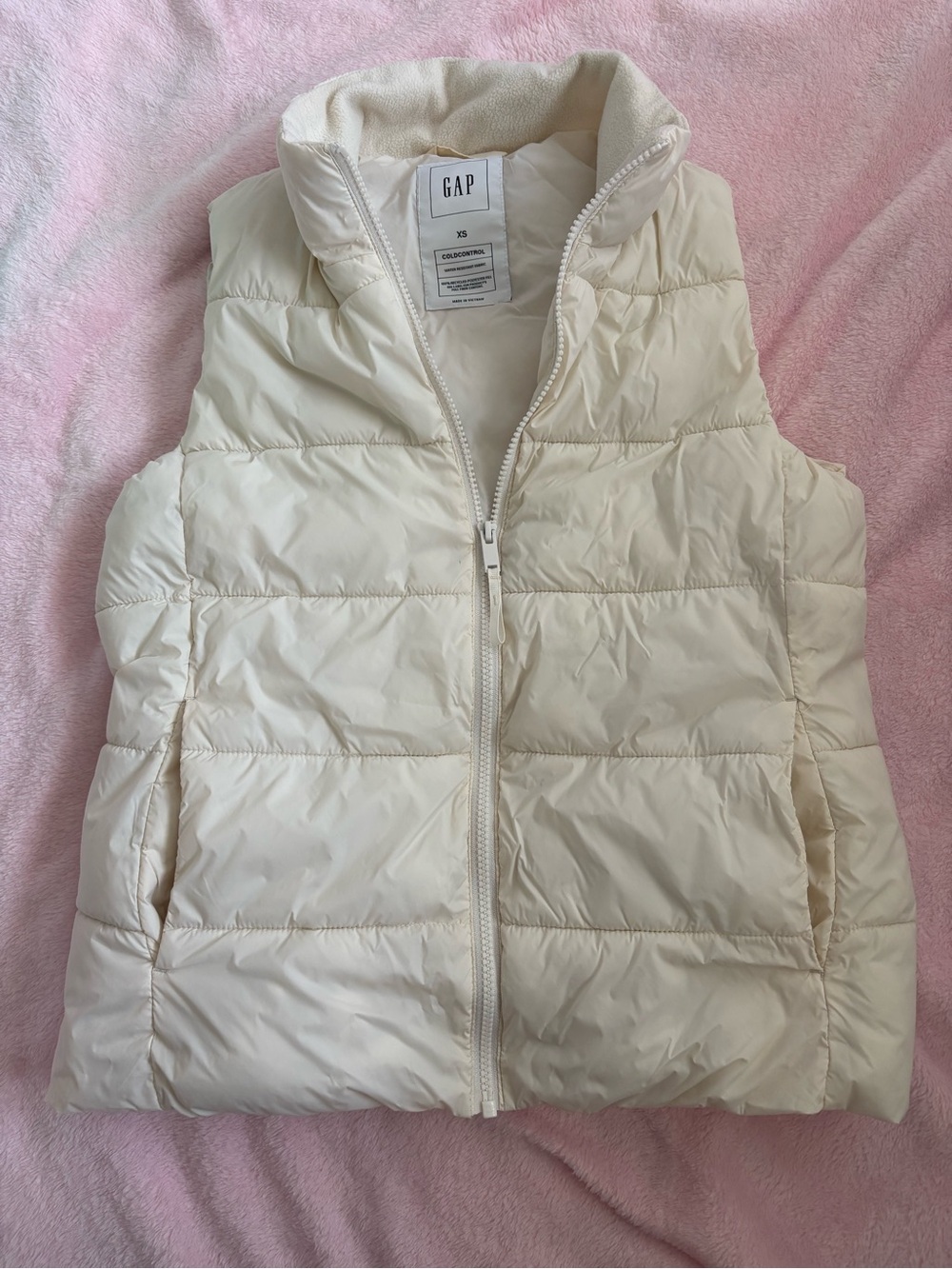 GAP Off-White Quilted Puffer Vest
